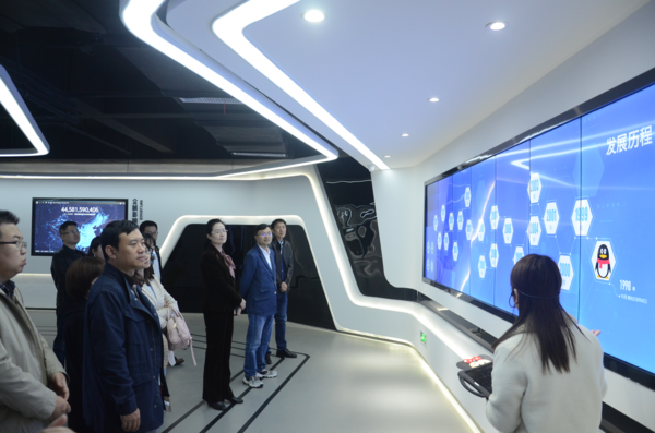 “党建翼联 共赢未来”